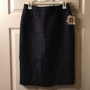 Navy blue textured Anne Klein pencil skirt-Size 4